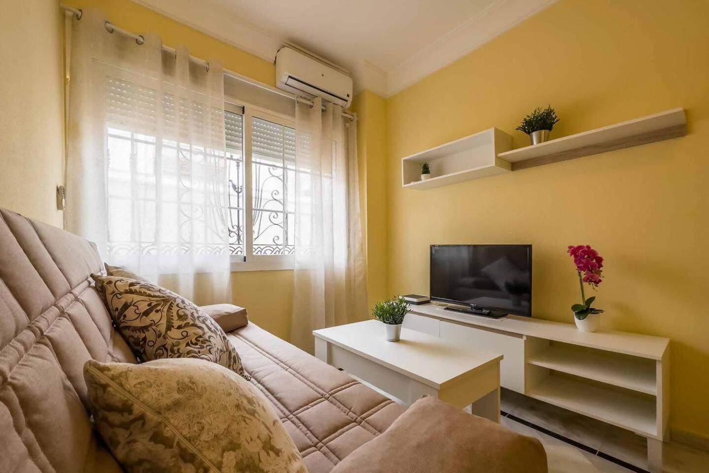 Cyv Centrally Located 1 Bed 1 Bath Near The Beach Fuengirola Esterno foto