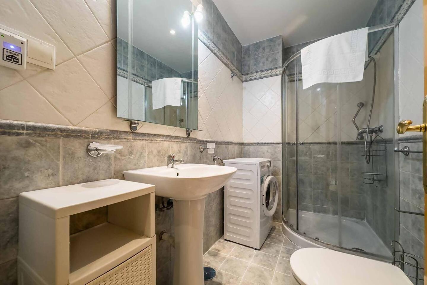 Cyv Centrally Located 1 Bed 1 Bath Near The Beach Fuengirola Esterno foto